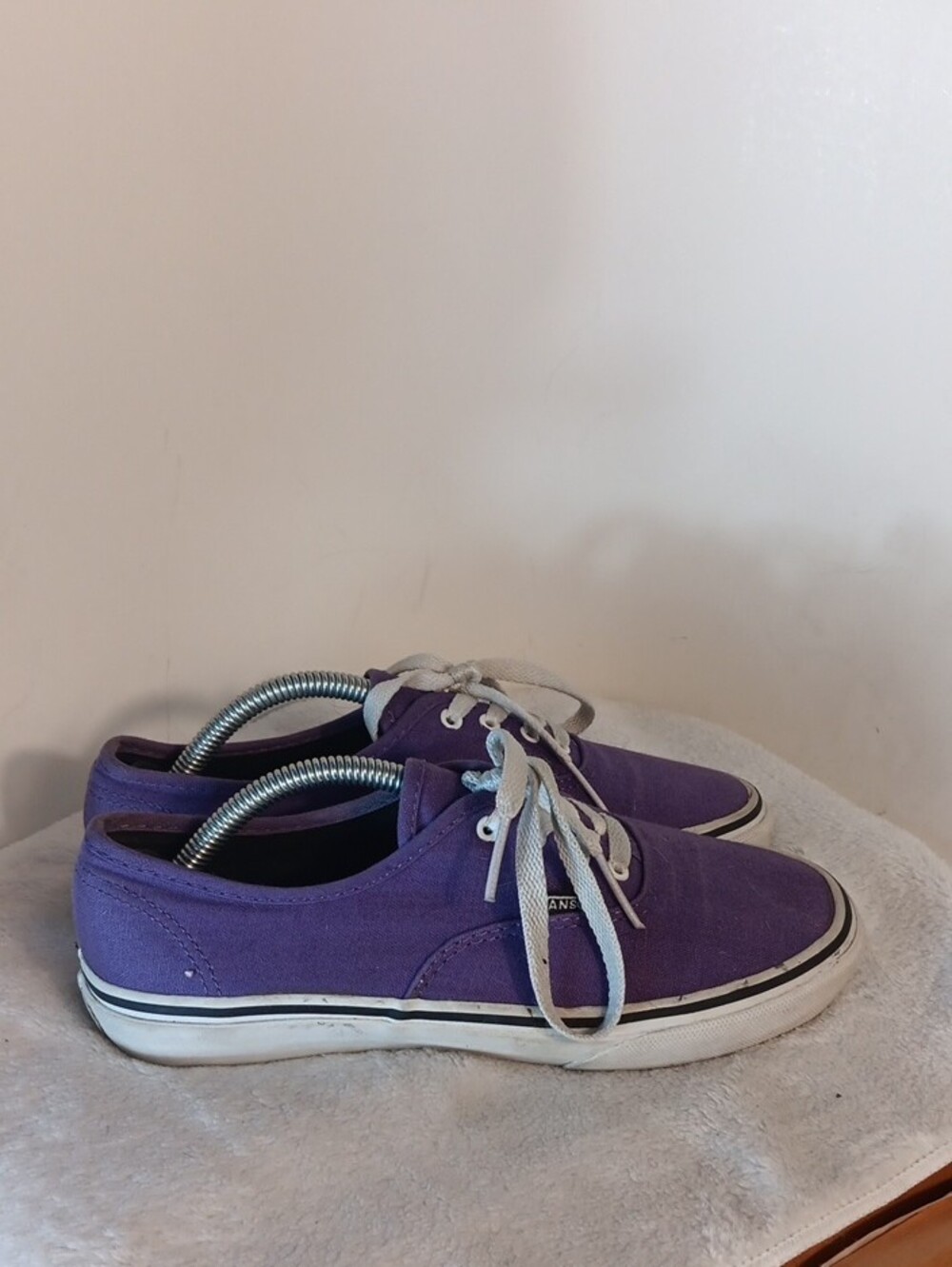 Vans Kids Low-Top Canvas Sneakers in Purple and White - Picture 6 of 6